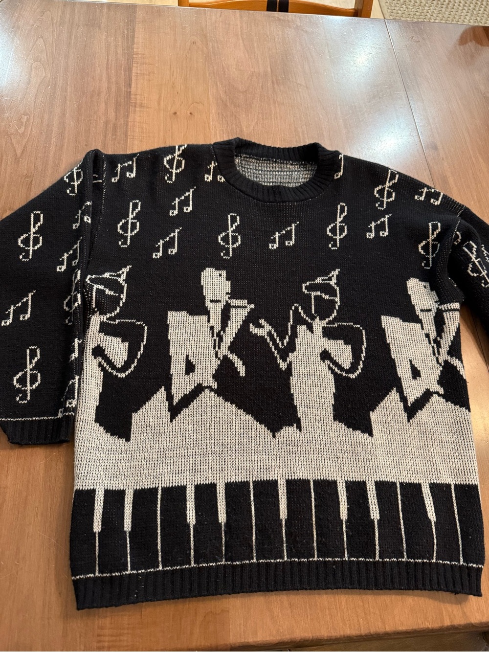 Vintage lurex Black & Ivory Music-Pattern Crewneck Sweater